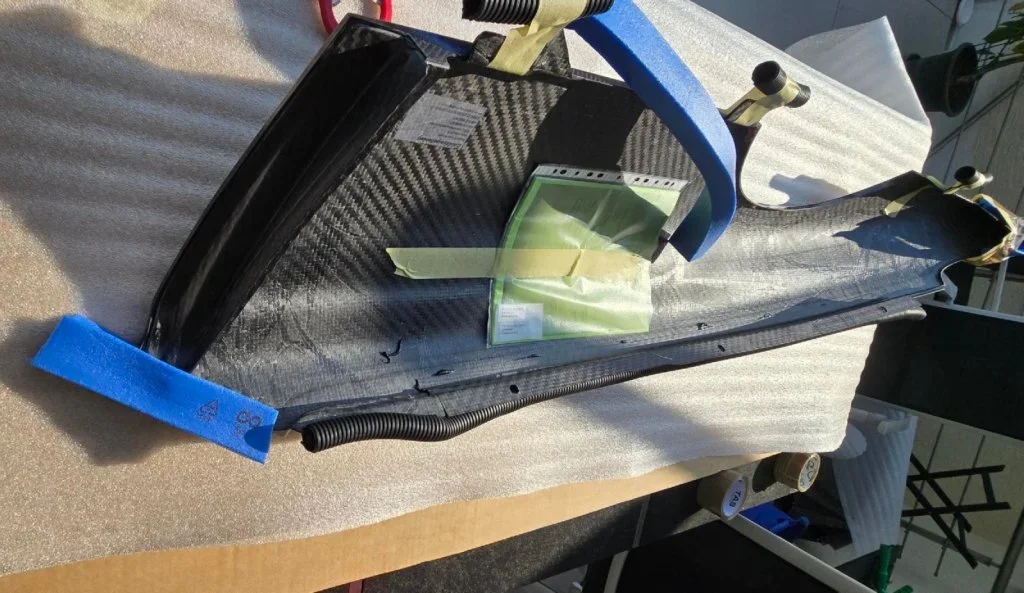 Z1 carbon wing.webp