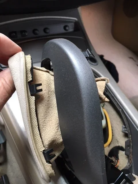 IMG_3048 Small hooks on plastic boot frame.webp