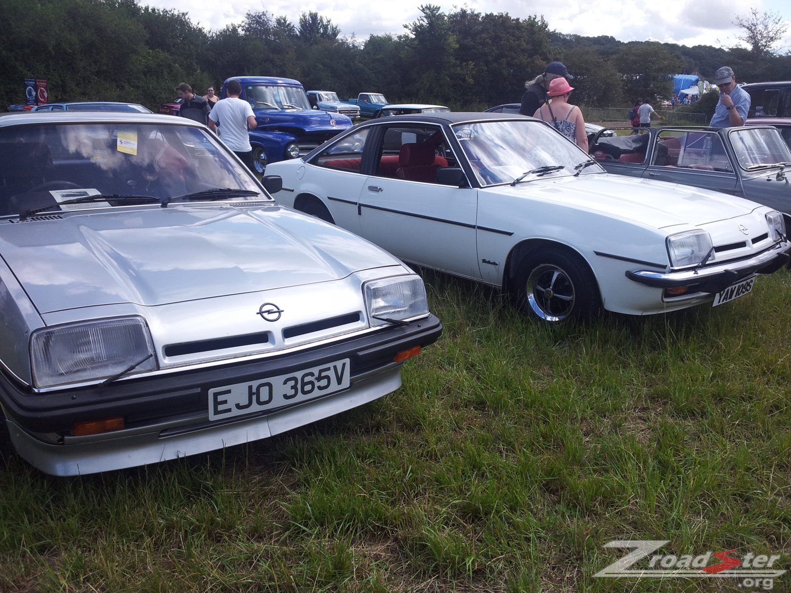 Opel Manta pair