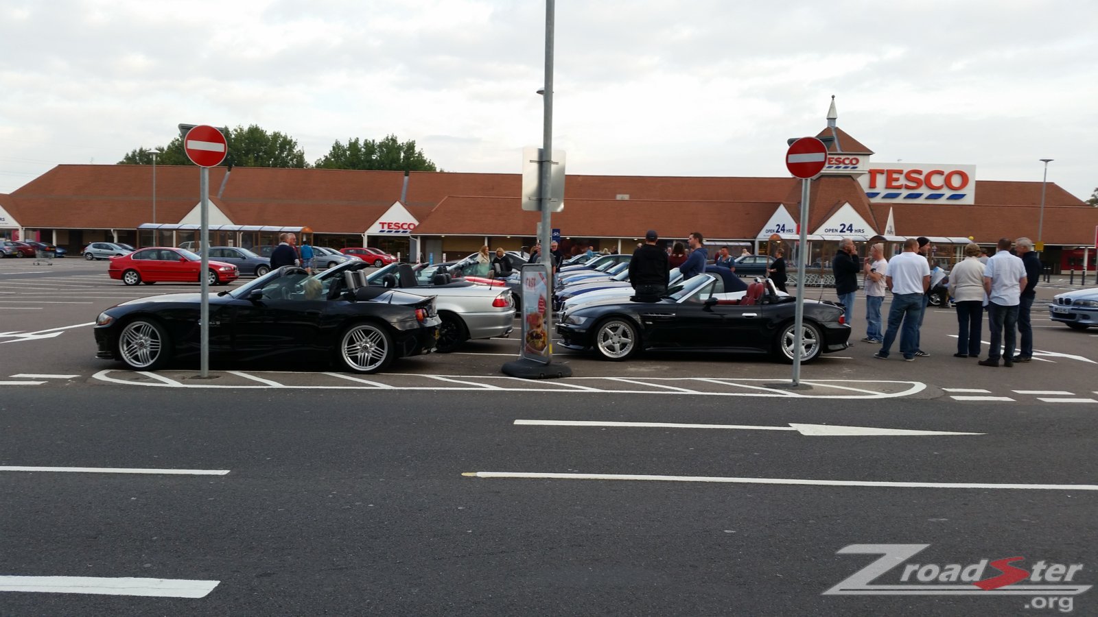 Tesco Car Park meet up before heading to the circuit