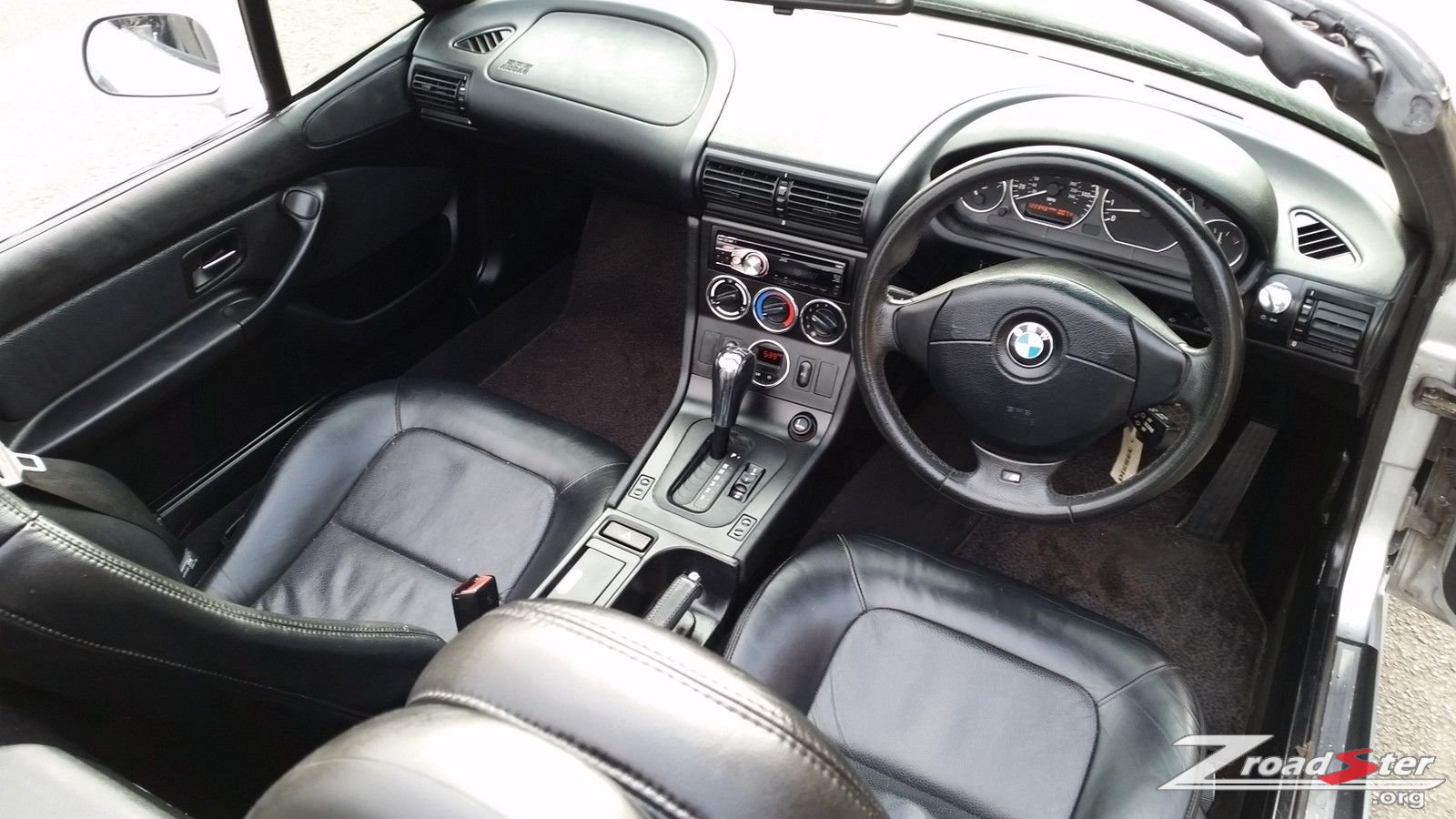 Z3 2.8 1999 Auto Interior.jpg